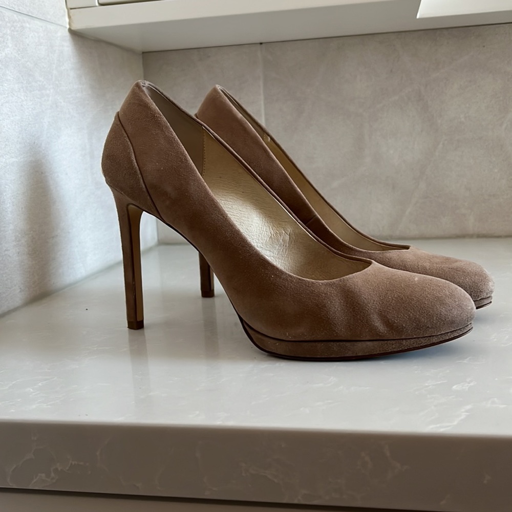 Michael Kors beige suede pumps size 11